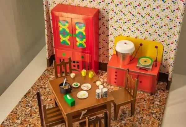 中国人烧给死人的纸扎,登上巴黎设计周,还被法国的博物馆收藏。