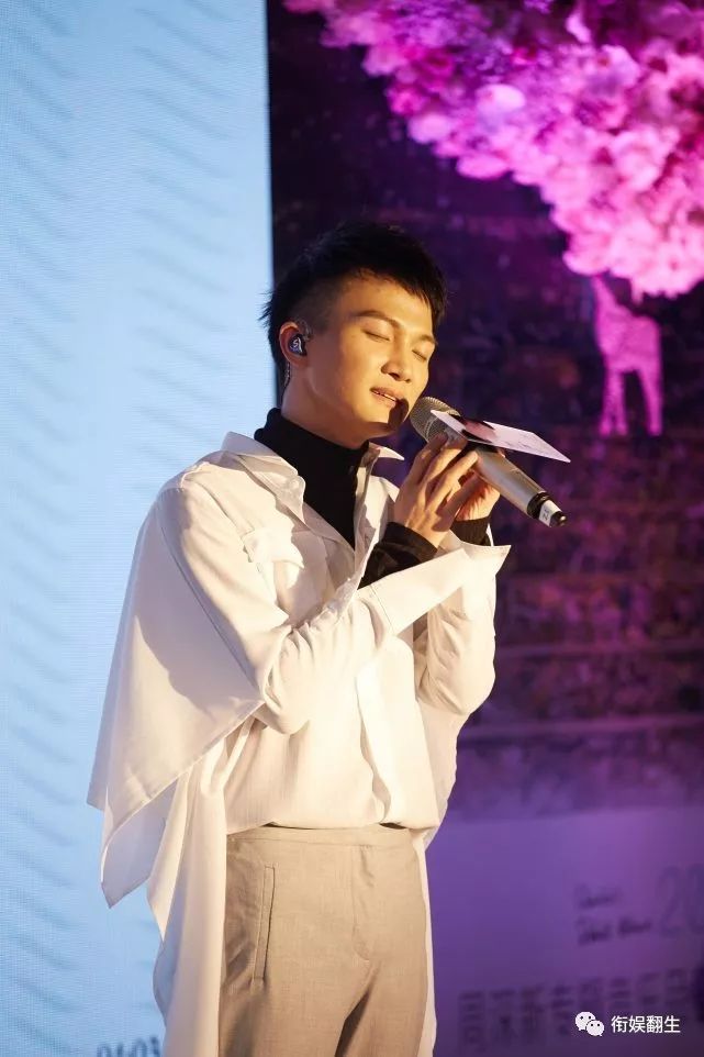 徐克版的白蛇造型,白蛇和青蛇到底哪个更好看