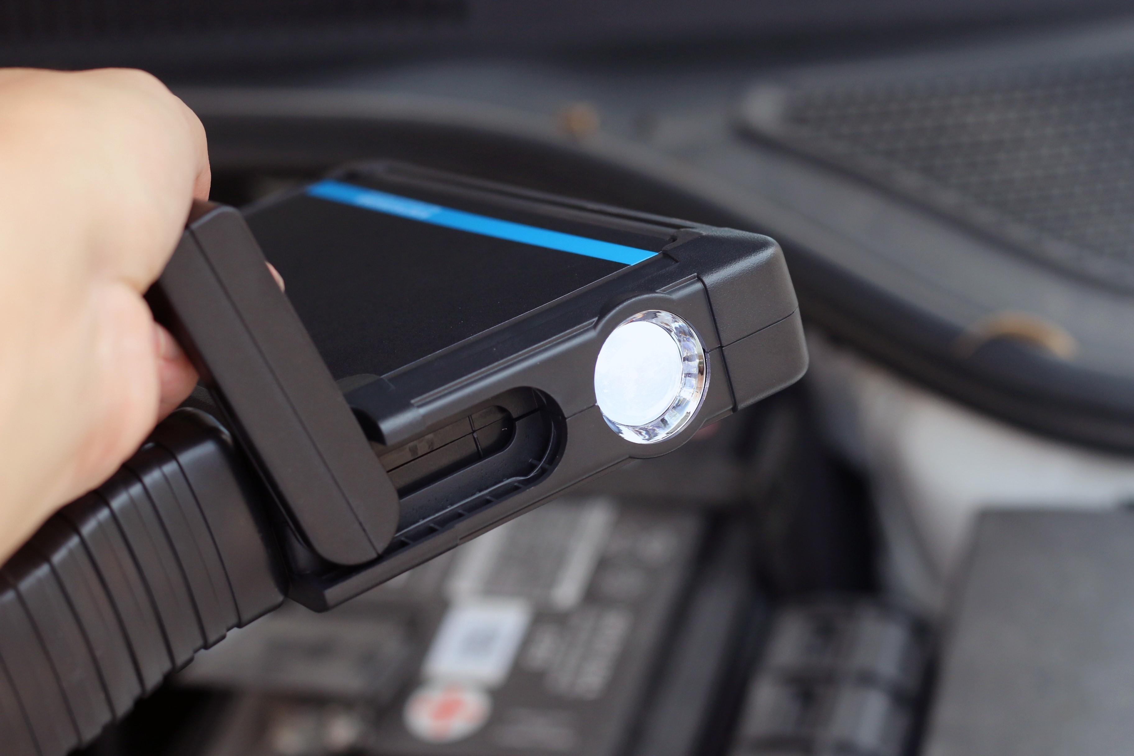 卡儿酷24伏应急启动电源,卡儿酷多功能汽车应急启动电源