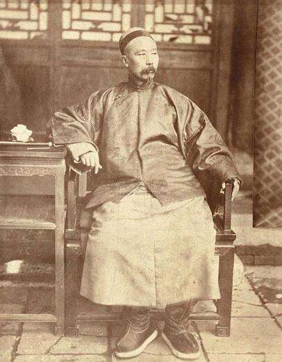 李鸿章创办天津总医院，开创军事医疗设施先河，但院小医护人员少