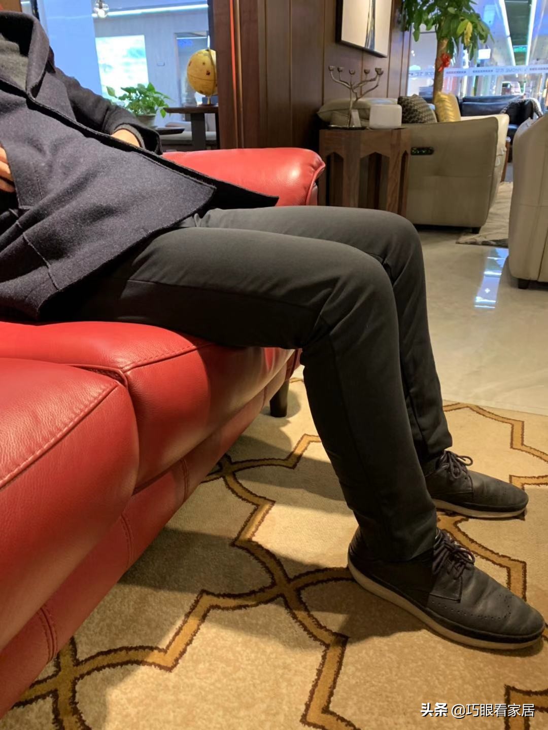 【巧眼看家居】亲历测评沙发挑选那些事让满满的干货扑面而来吧