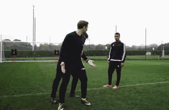 足球小角度破门技巧,足球禁区内如何过人