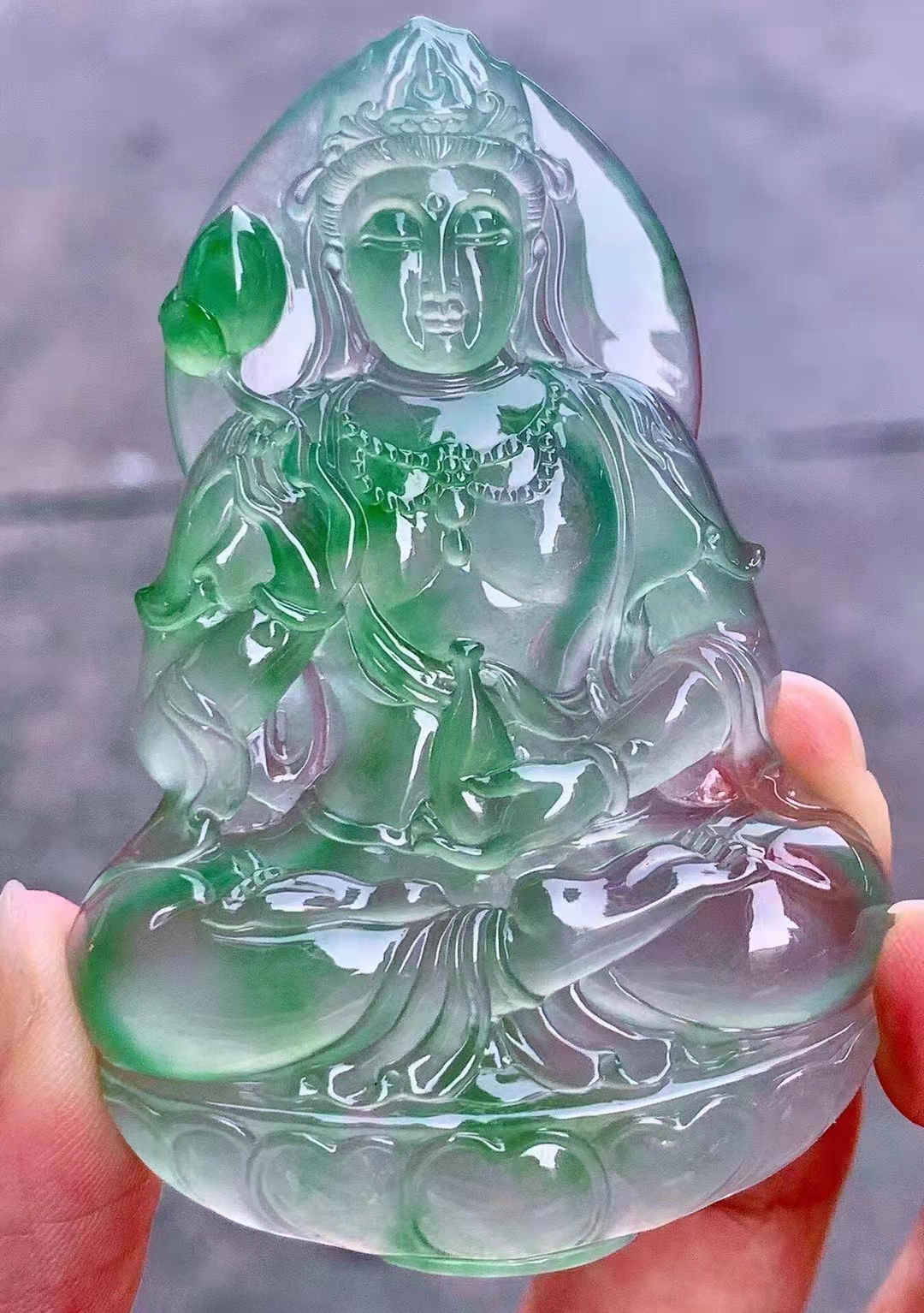 翡翠等级与价格怎么分类,一般的翡翠要多少钱一克