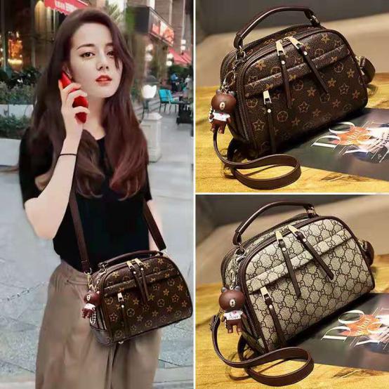 关晓彤穿搭私服夏季花短裤,关晓彤身着黑色连体裤酷劲十足