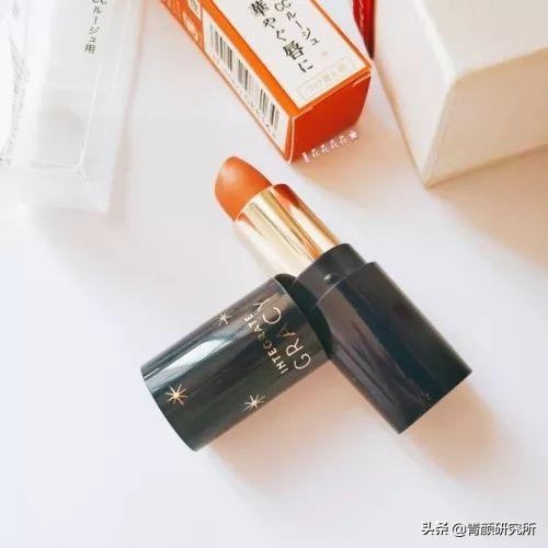 年末爱用大分享！质地与颜值并存，这7款平价口红，不吃土也能美