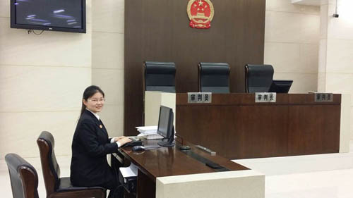 追赶声音的“无影手”，每分钟记录300-400字，速度与发言人同步