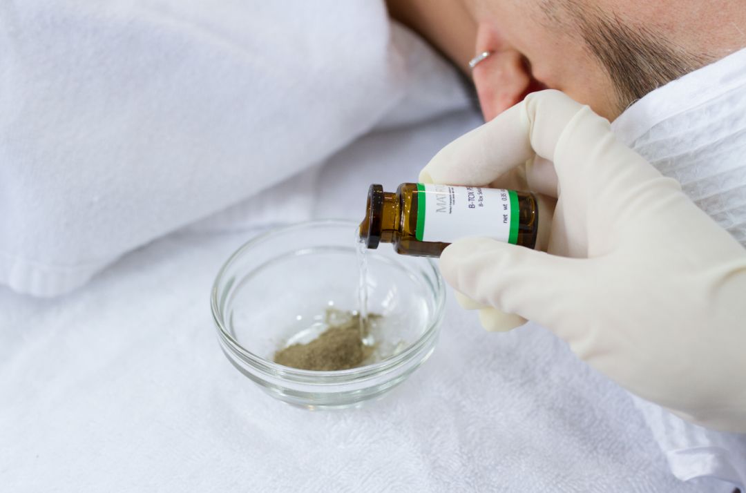 下巴闭口粉刺怎么可以有效的去除,痘痘粉刺闭口怎样护肤