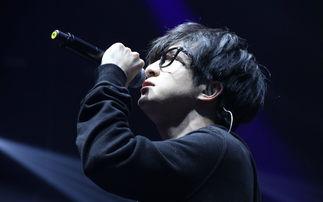 偌大的城市，我们都是骆驼