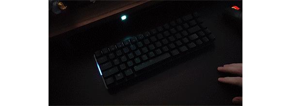 游戏宅理想桌面,电竞头戴式耳机rog棱镜s