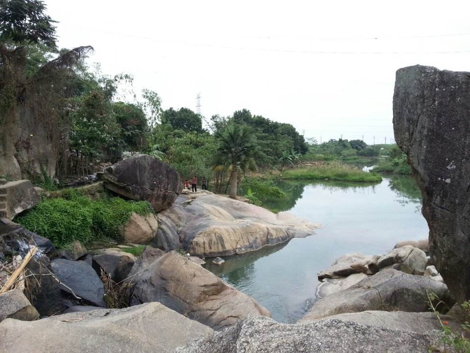 广东四会奇石河生态温泉景区,广东肇庆七星岩景区旅游攻略