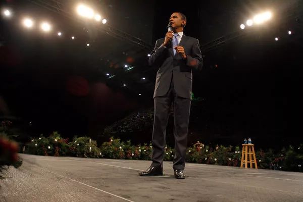 奥巴马狂怼特朗普,特朗普发文回击奥巴马