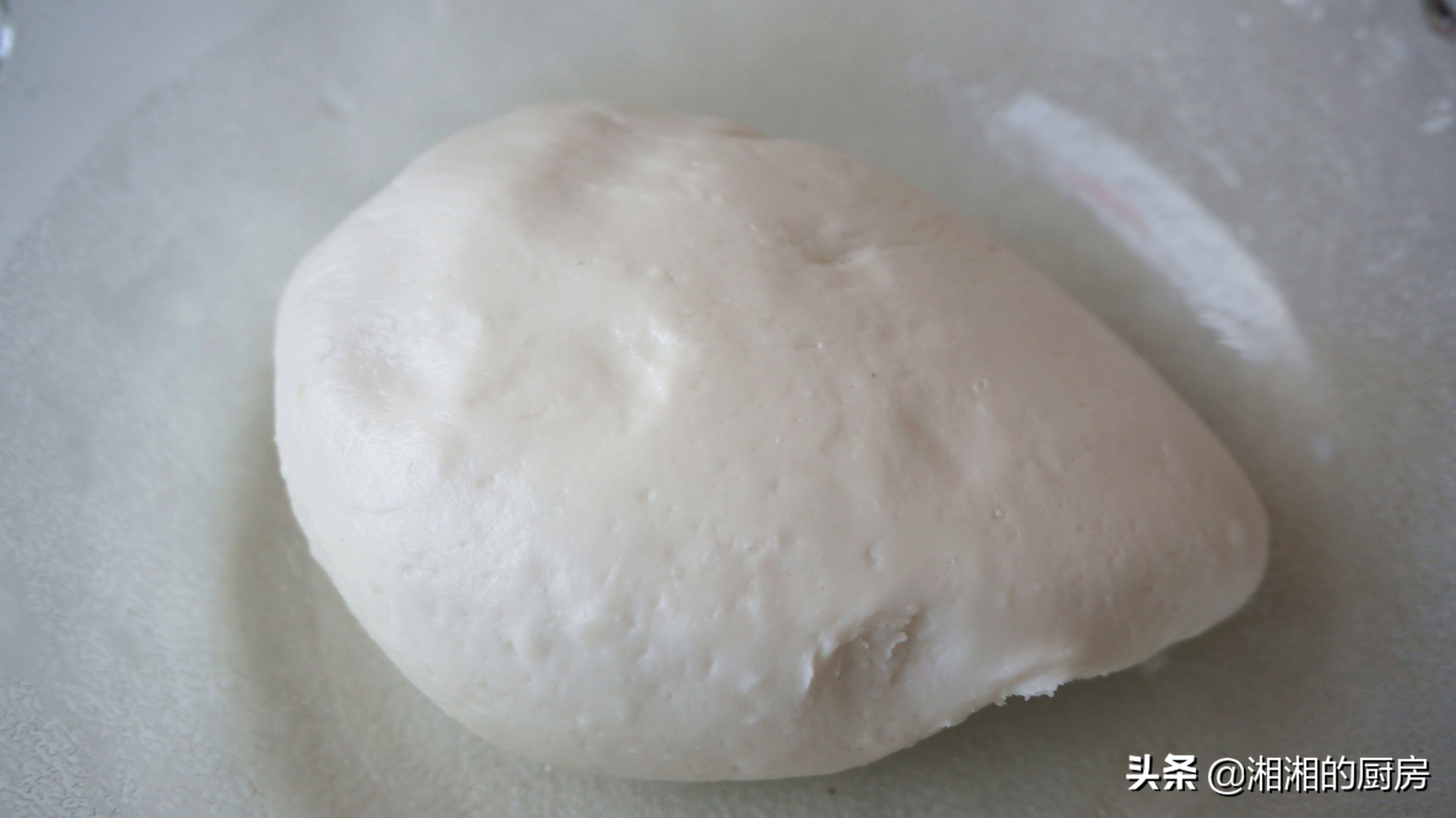 大米粉自己做米线的方法,在家自制米线这样做滑爽麻辣