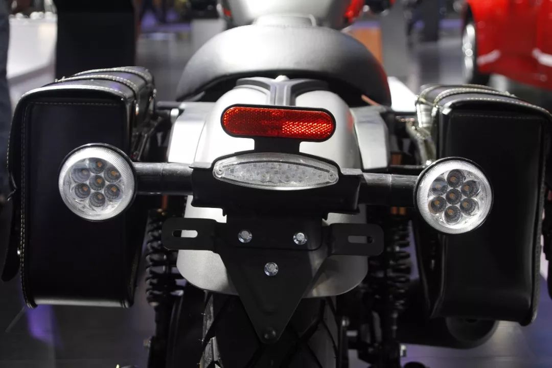 赛科龙RA2实拍，小排复古太子车，颜值不错，值得把玩