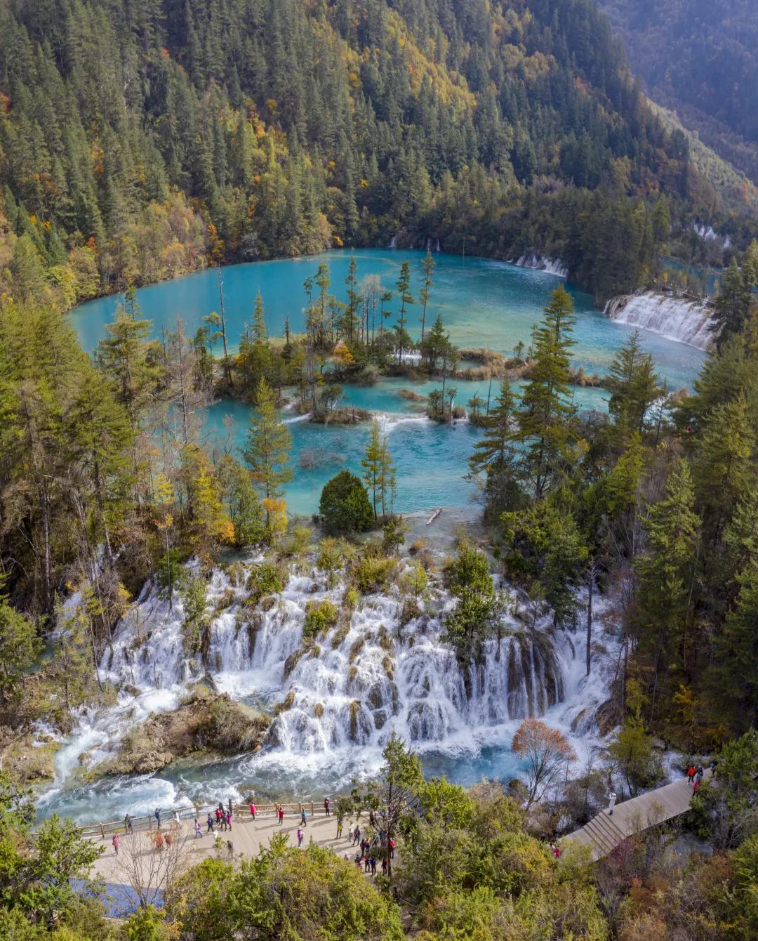 九寨更迷人,神奇的九寨景色迷人惹人醉