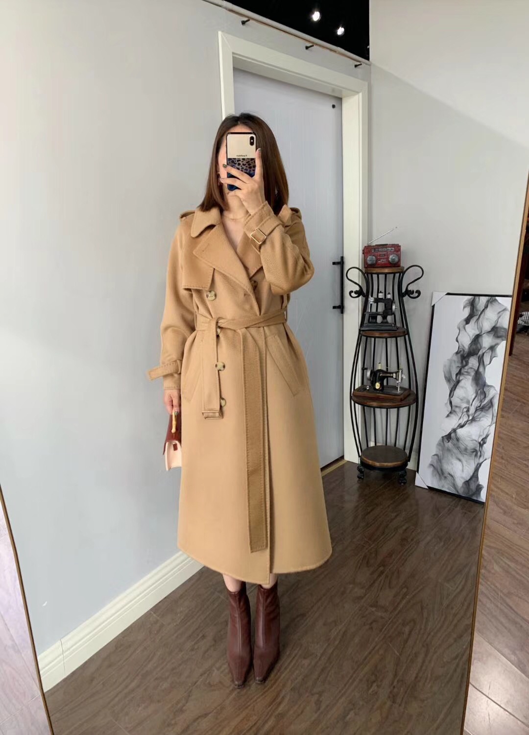 优雅、高级羊毛/绒大衣，怎么穿才更讲究？这些穿搭知识点很重要