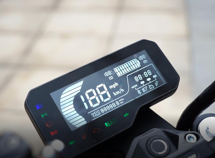 黑科技的电摩MIKUSuper:汽车级锂电双芯双动力指纹解锁