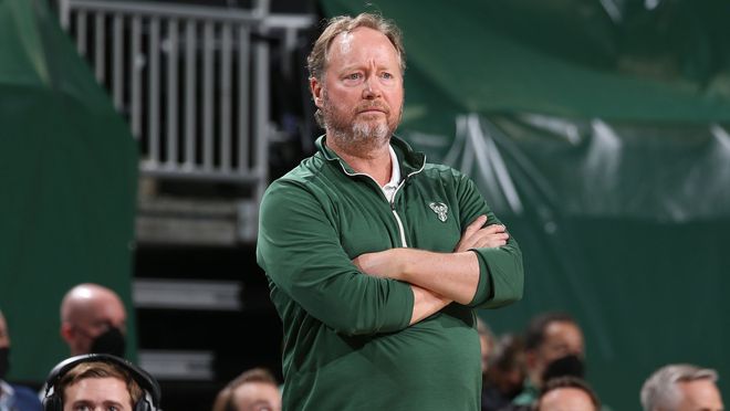 雄鹿脱胎换骨的杀手锏！新科冠军教头又给纳什上了一课