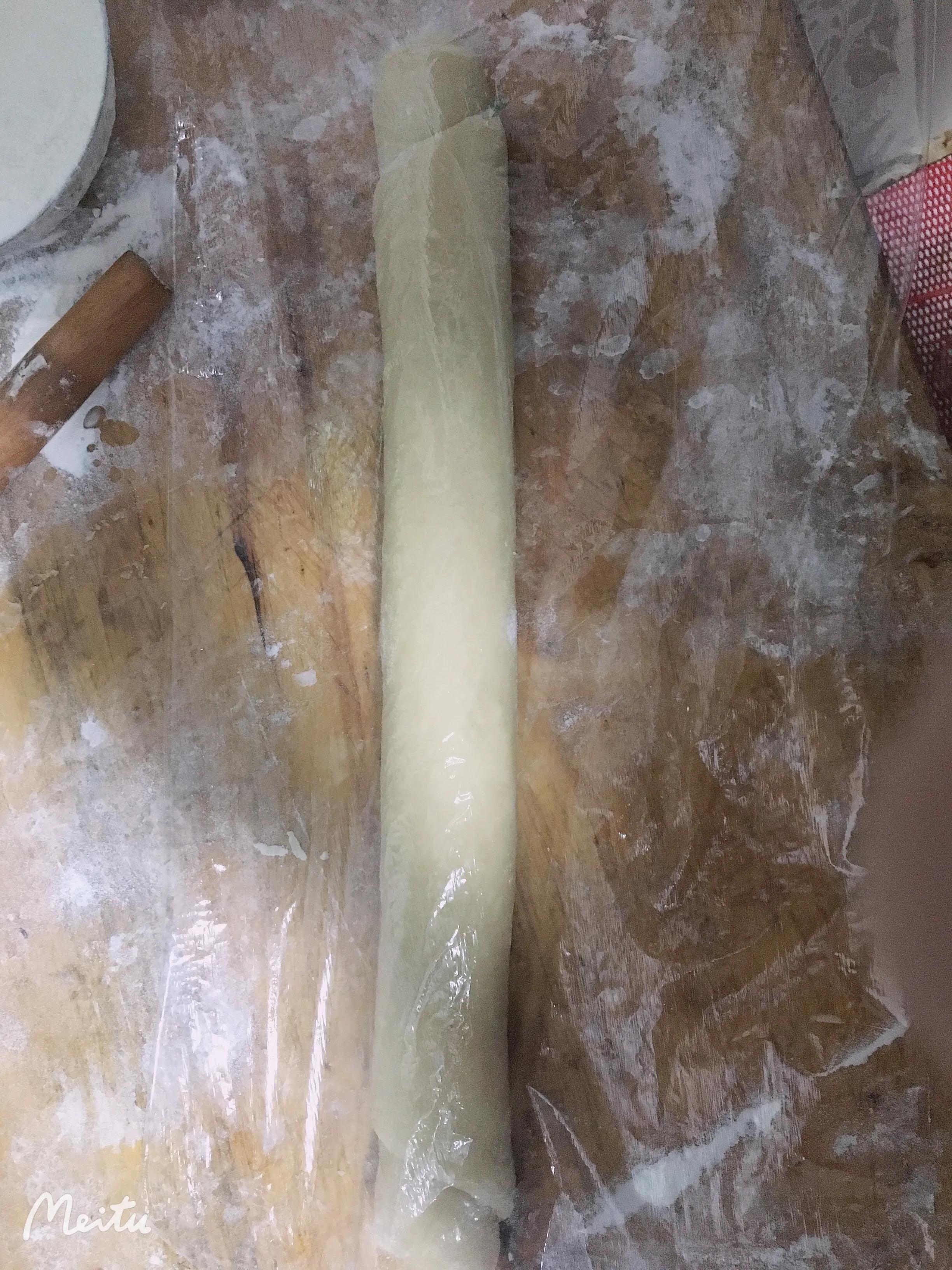 前天灌肠剩下的肉馅，今天做个肉馅酥饼