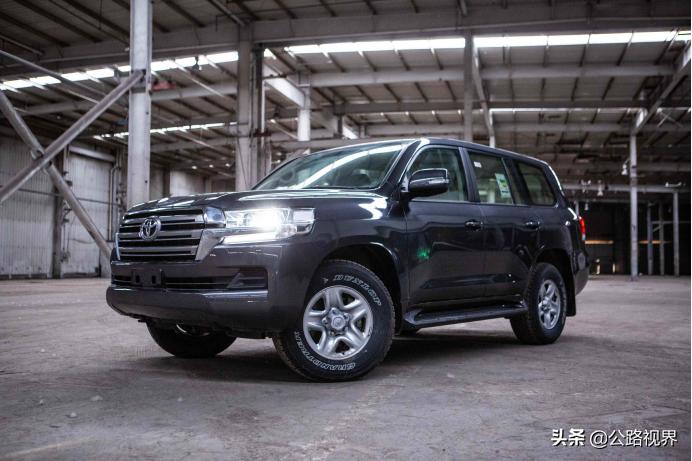 陆巡4700和4600用车感受,17年陆巡4000是6缸还是8缸