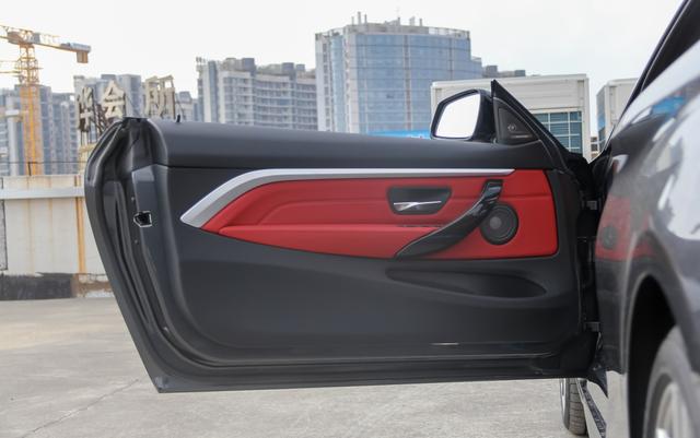 全新宝马4系coupe实车运动感,宝马4系敞篷1米8身高能开吗