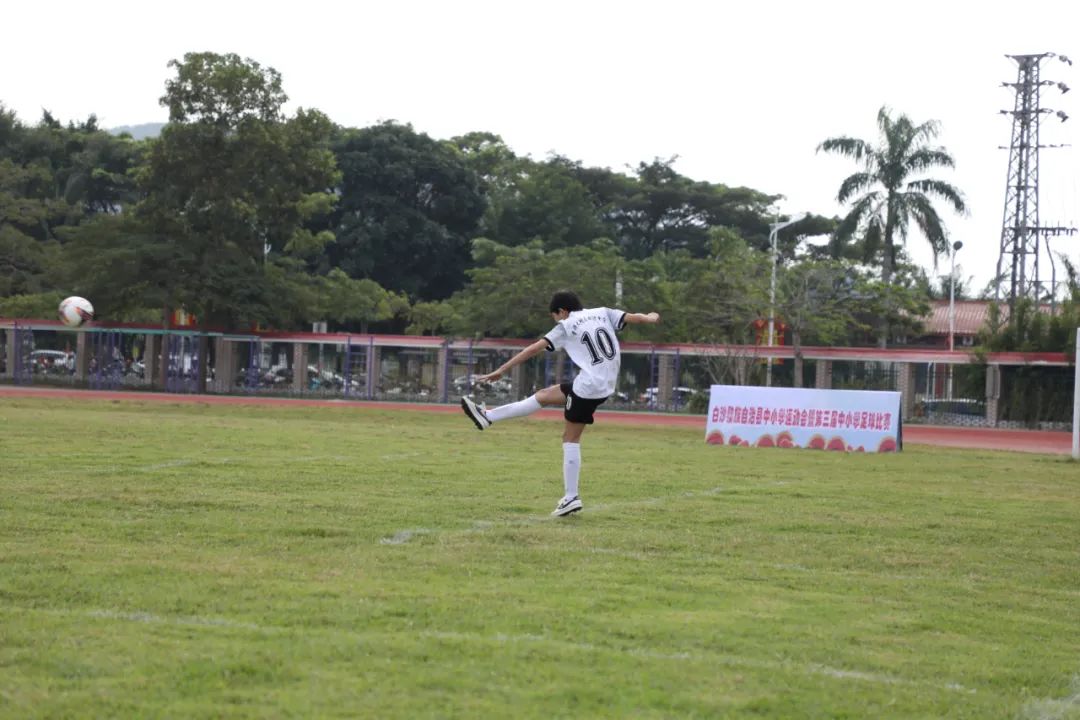 白沙路学校足球比赛,全县中小学生校园足球赛开赛