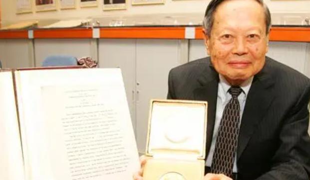 杨振宁真的让翁帆改嫁吗,嫁给杨振宁前翁帆经历了什么