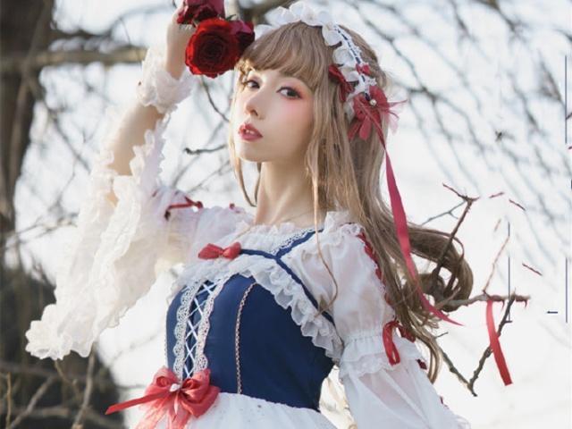 这种服装的实体店很奇怪，开在人迹罕至的大楼里，衣服还不让试穿