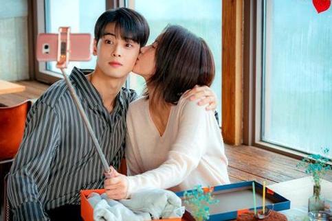 自卑型男友怎么相处,自卑多疑敏感的男人怎么自救