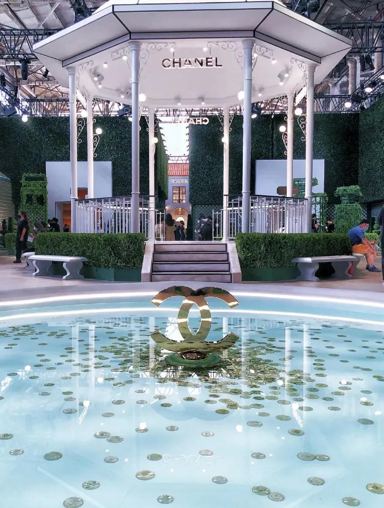 去看香奈儿香水展,感知香奈儿香水展2021展览图片