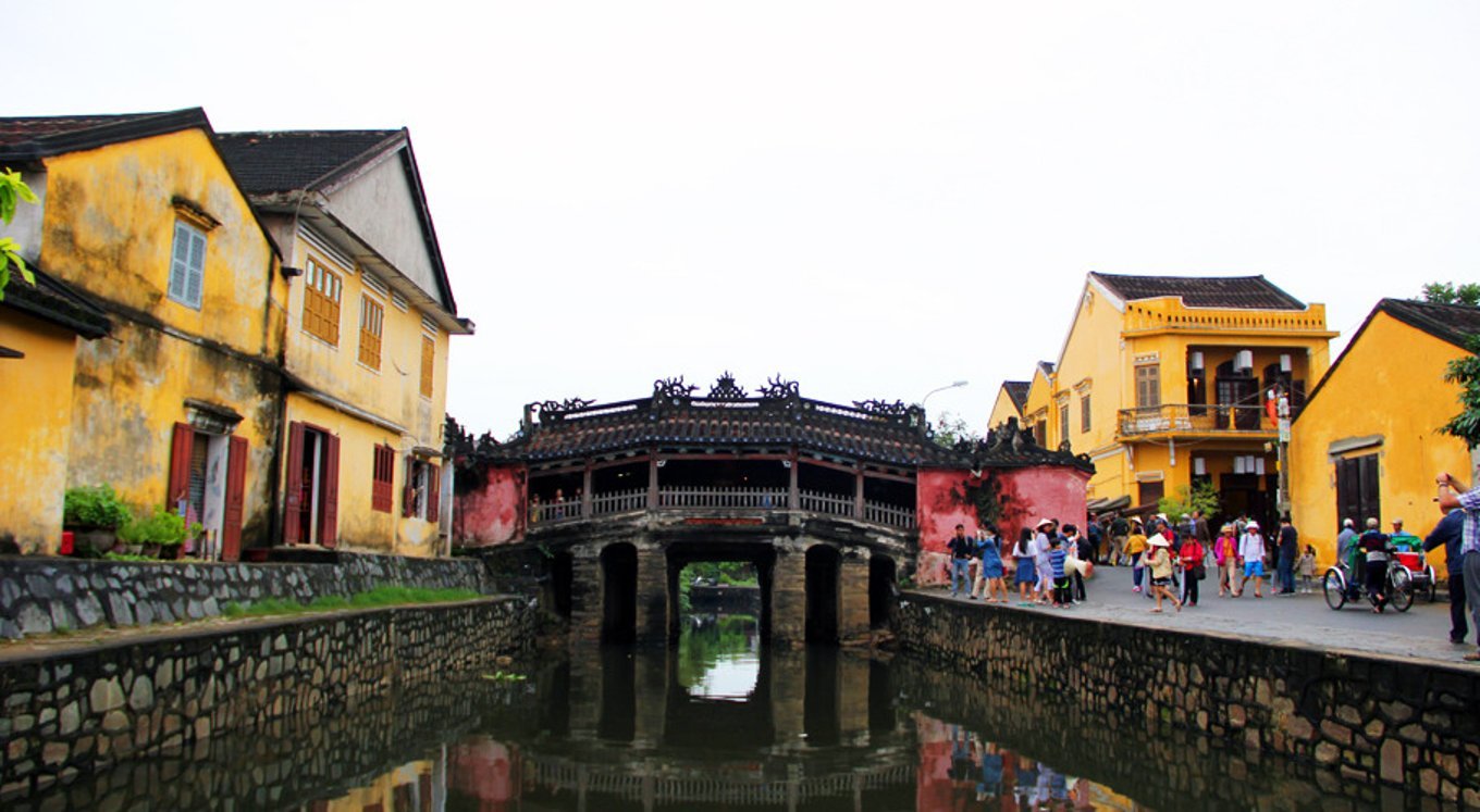 形容一个邮轮很豪华很大怎么说,不动声色可以形容美景吗