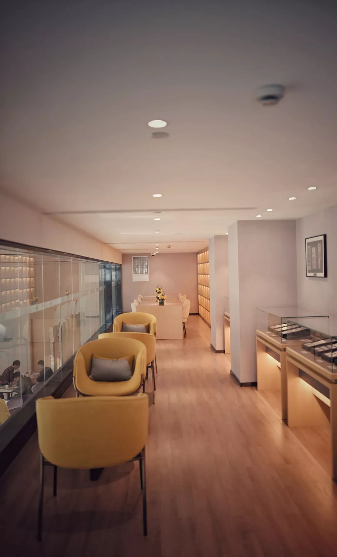 在机场睡觉24小时,在机场等待的6个小时