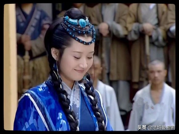 杨紫同款发型双麻花辫子,杨紫同款发型短发麻花辫