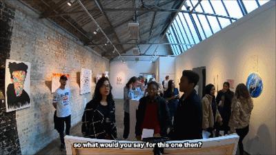 网红她伦敦办了场假画展，一幅画竟卖出1500英镑，你怎么在看？