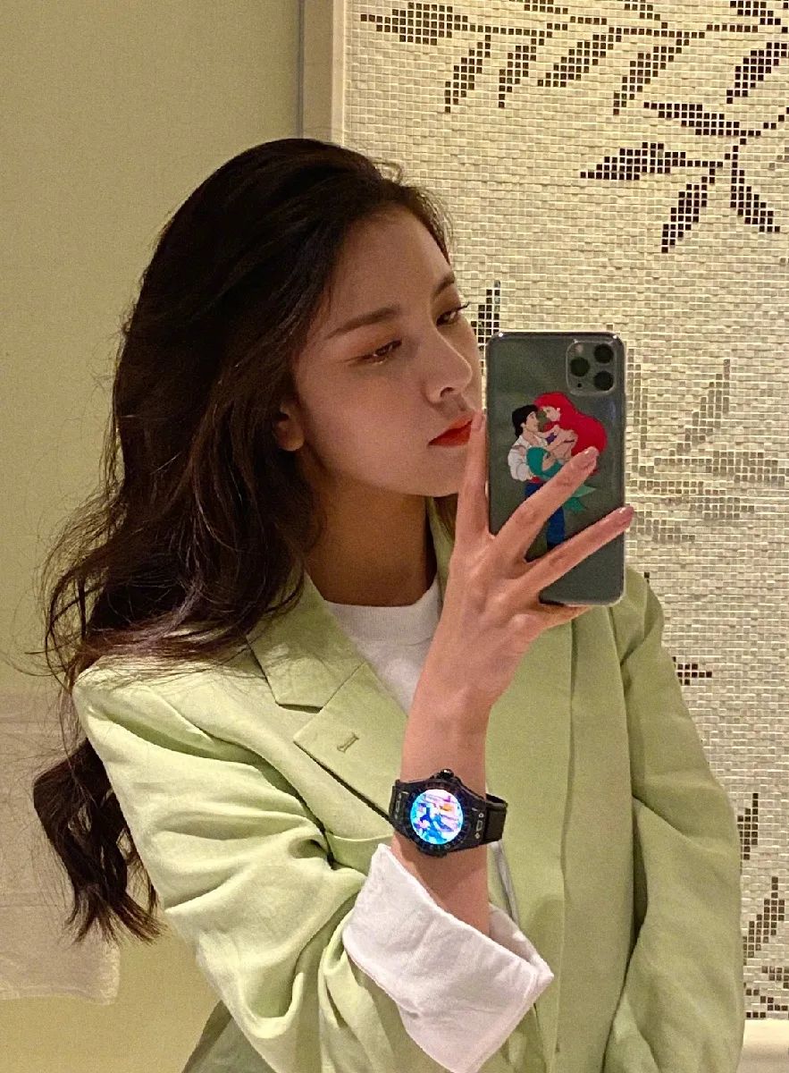 宋妍霏的潮流穿搭,宋妍霏一个被演技耽误的时尚博主