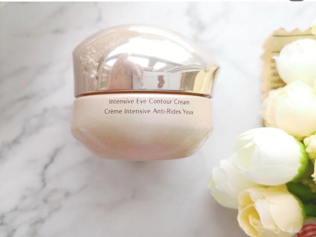 25岁用眼霜还是眼精华,25岁一定要选眼霜