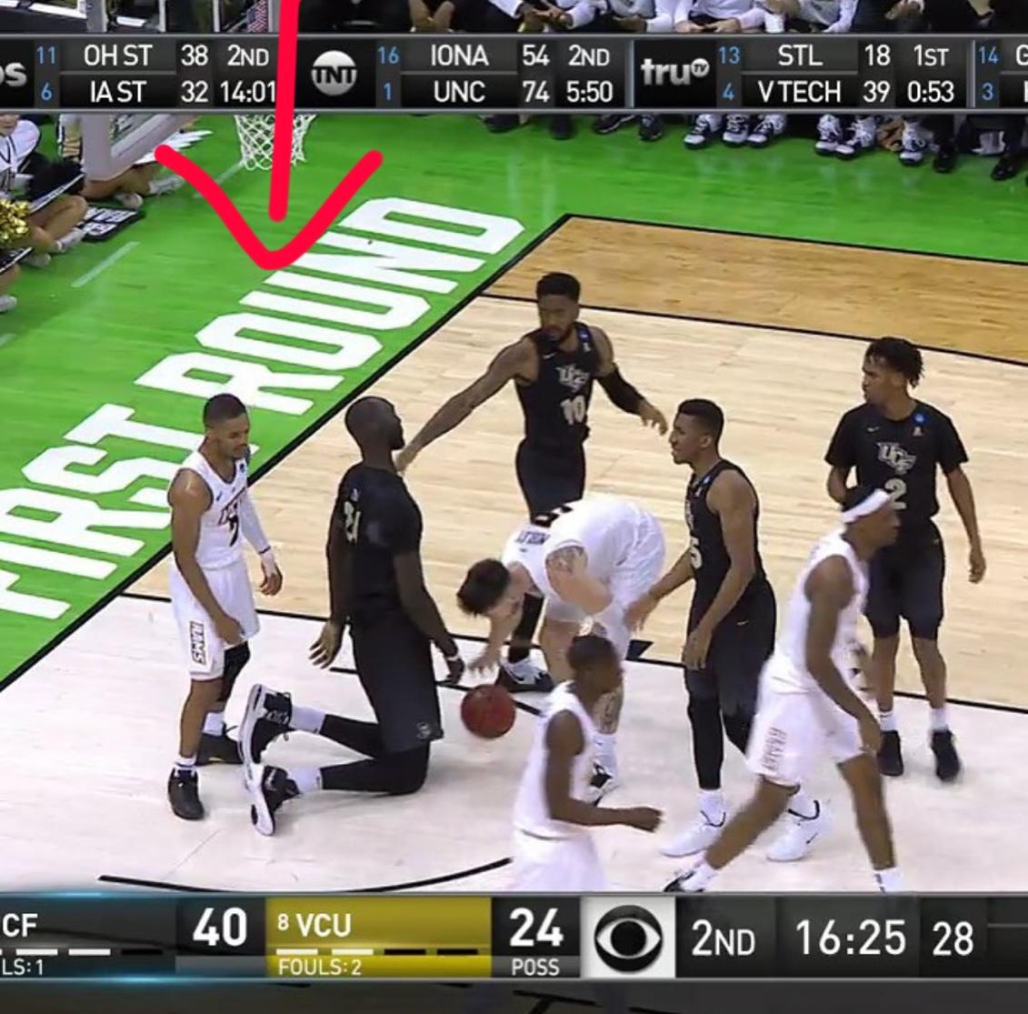 黑人版姚明，臂展2米5，站着轻松扣篮，多次大帽锡安，却最终落选