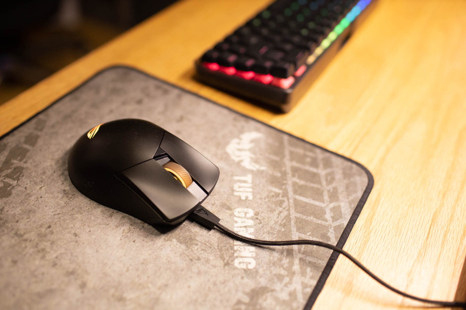 rog战刃3有线版鼠标测评,rog战刃3对比天选鼠标