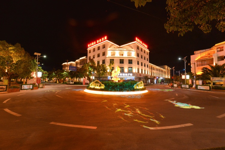 沿江“网红小镇”等您来打卡