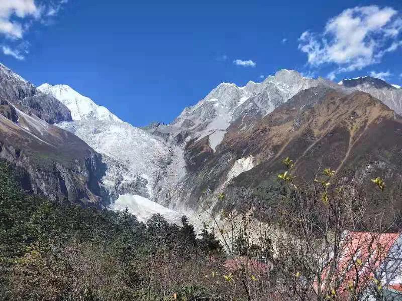 海螺沟燕子沟旅游攻略,海螺沟和燕子沟哪个更值得去