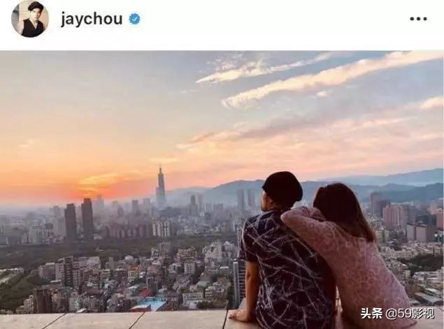 世界上最漫长的事就是等待,世上最漫长的等待就是等你回消息