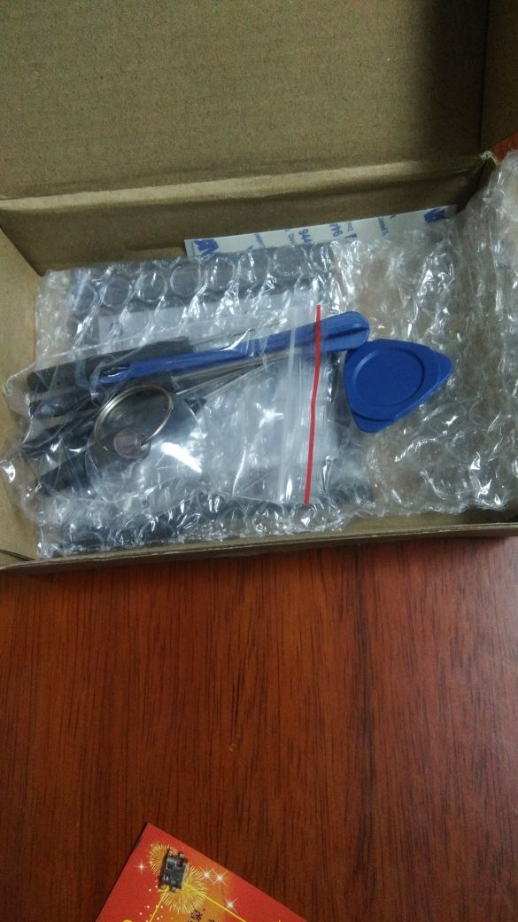 手机换电池维修小技巧视频,手把手教换手机电池