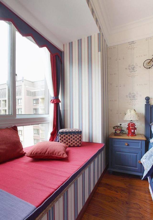 如何利用飘窗变成一张床,飘窗空着好不好