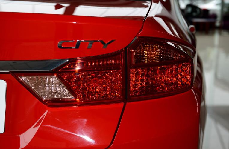 本田锋范2017款1.5lcvt豪华版,新本田锋范会换装四缸发动机吗