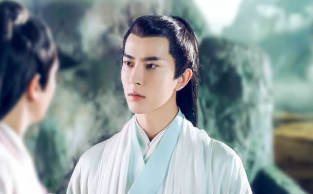 谁的白发造型惊艳到你了,首次大胆尝试白发造型