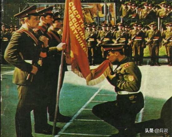 10吨猪肉换架米格24！以物换物：鞋子换坦克，衣服换军舰