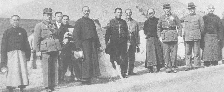 他曾与蒋介石交往密切,退出*产党共**后却被誉为“和平老人”