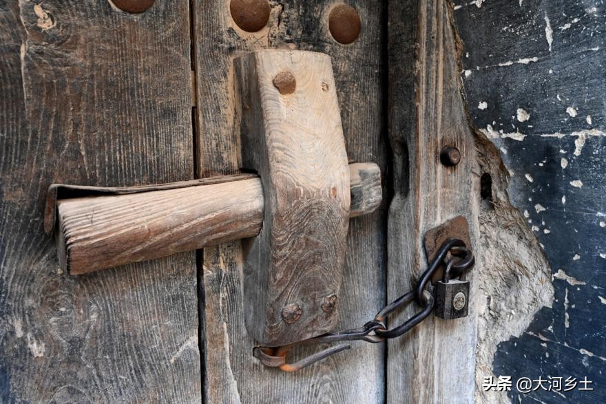 农村自建房一体门楼,农村自建房共用院墙