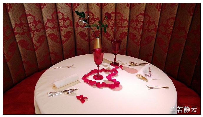 享受迪拜帆船酒店早餐,迪拜七星帆船酒店附近美食