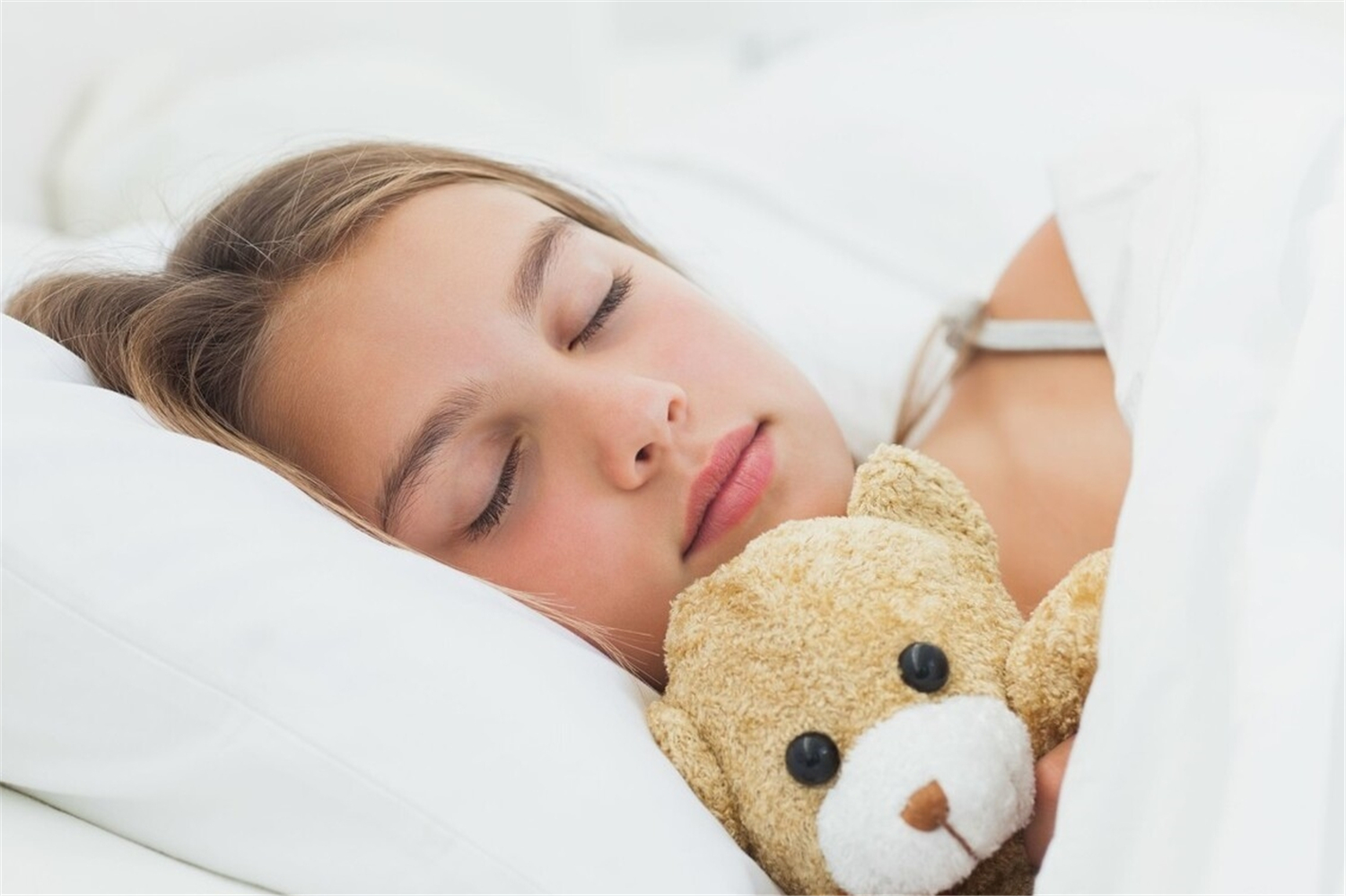 宝宝不摸妈妈就睡不好解决办法,宝宝必须摸妈妈肚子睡觉