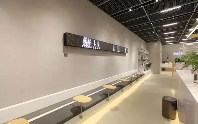 地素razzle深圳男装,地素时尚入股运动潮牌